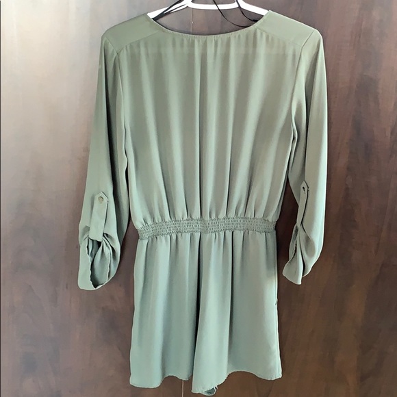 Green romper - Picture 2 of 2